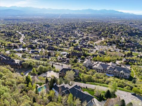 3222 E Eagle View Circle Sandy UT 84092