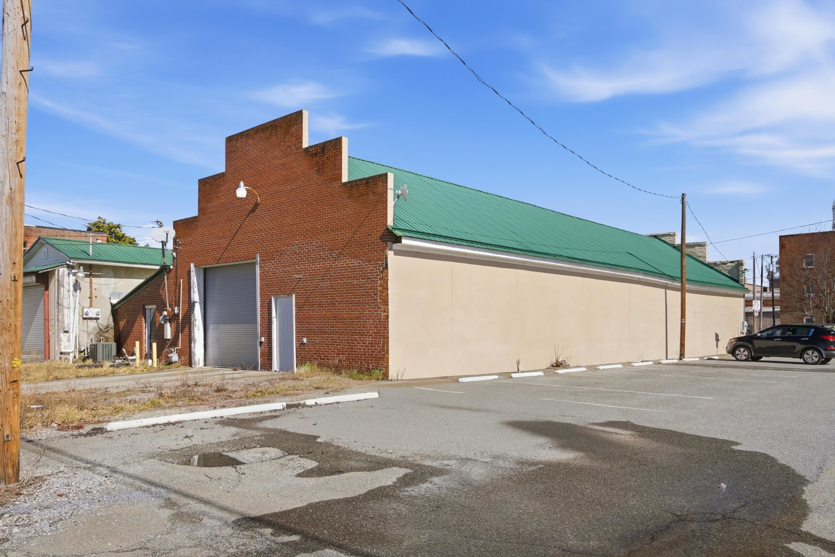219 Jefferson Avenue N Pulaski VA 24301