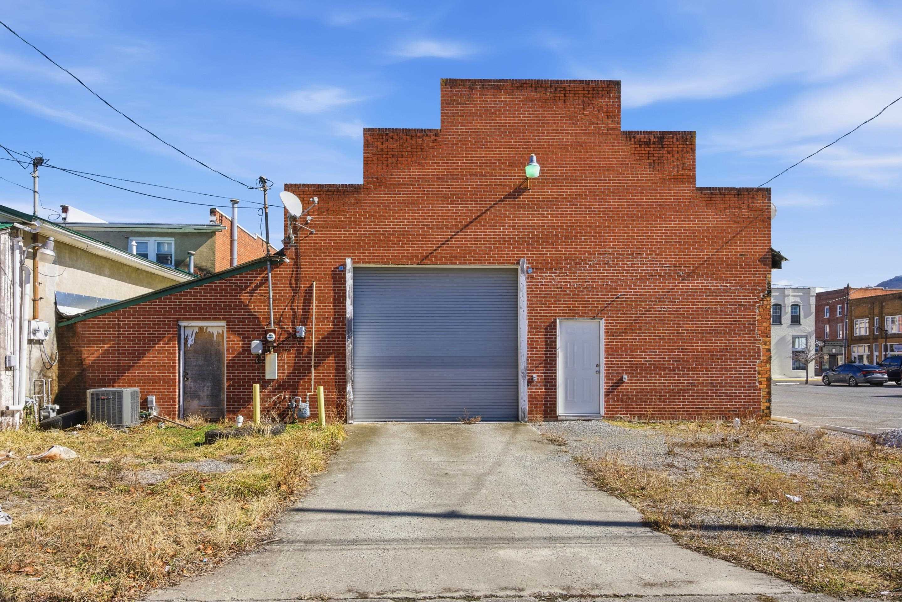 219 Jefferson Avenue N Pulaski VA 24301