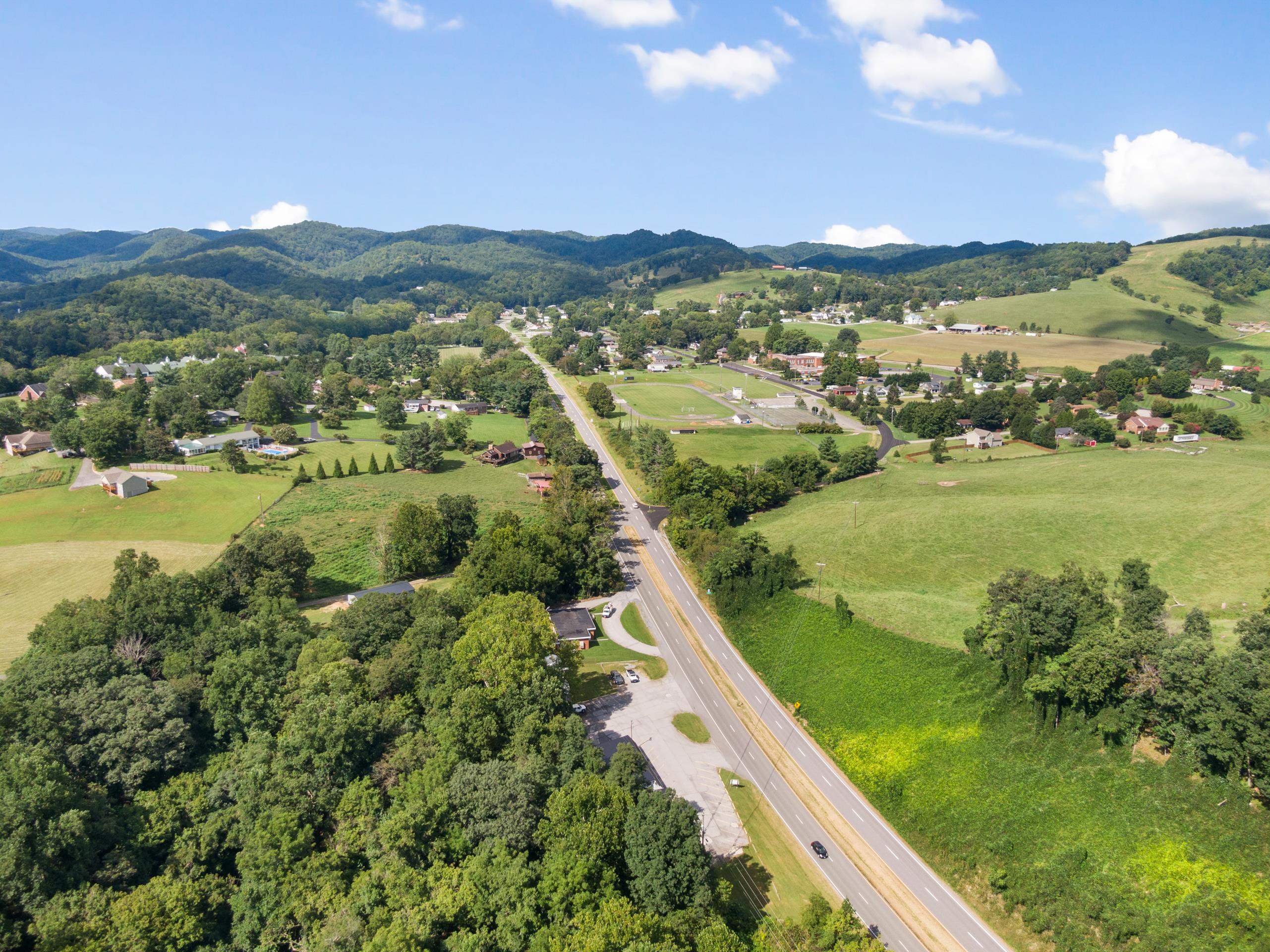 7643 Roanoke Road Shawsville VA 24162