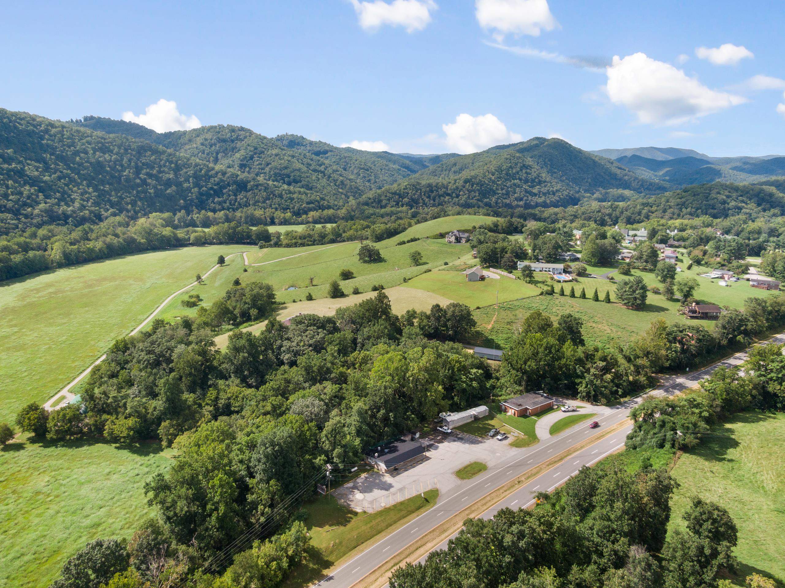 7643 Roanoke Road Shawsville VA 24162