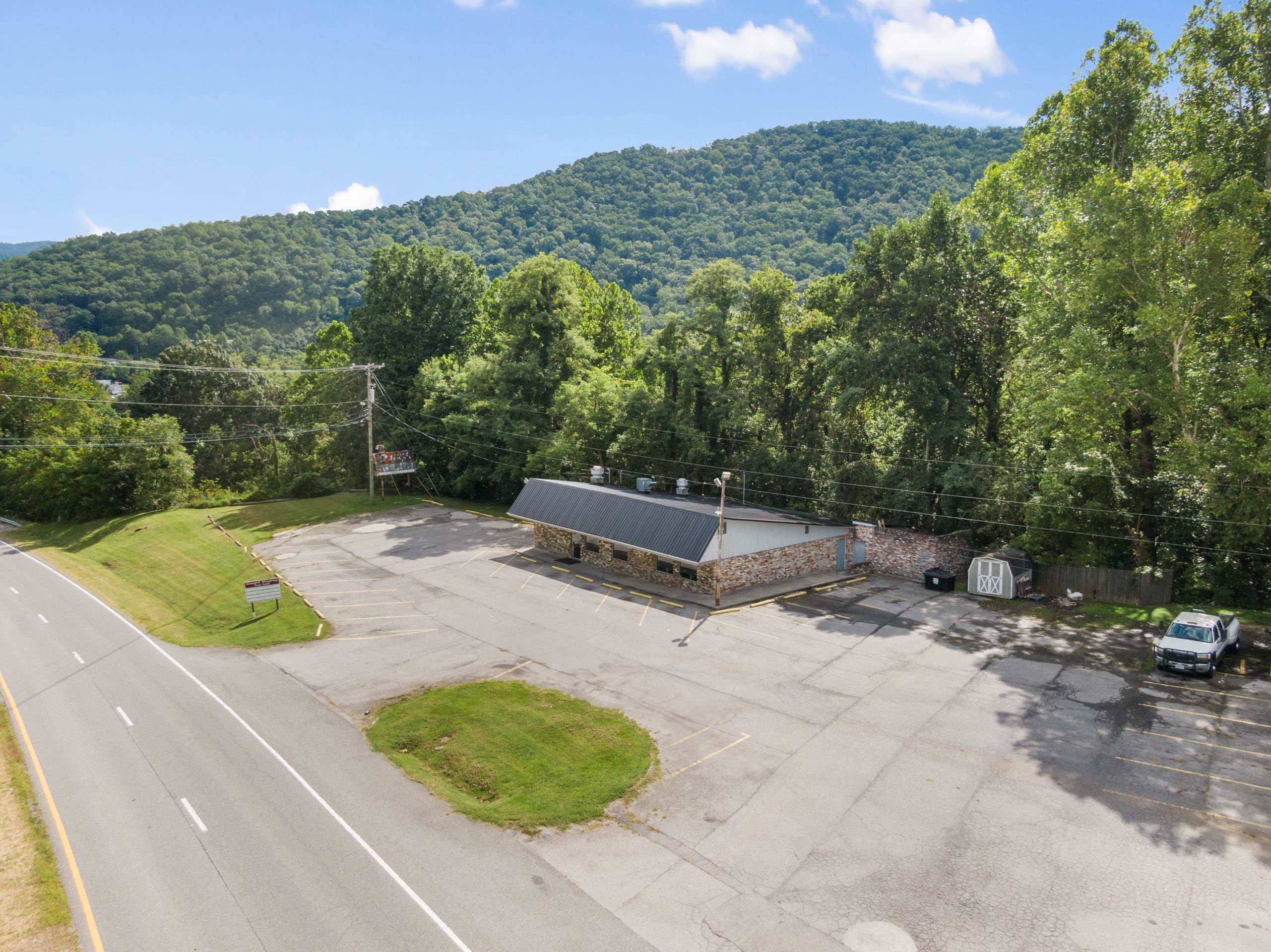 7643 Roanoke Road Shawsville VA 24162