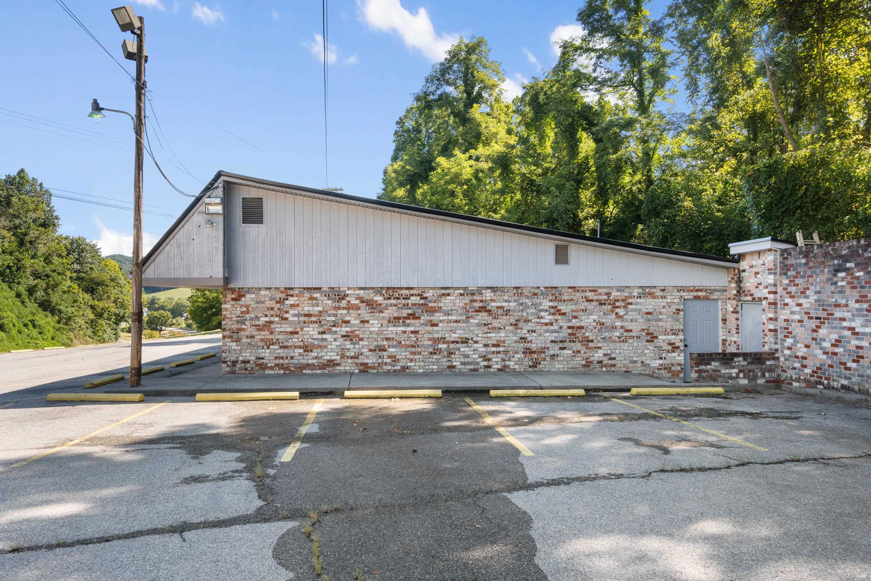 7643 Roanoke Road Shawsville VA 24162