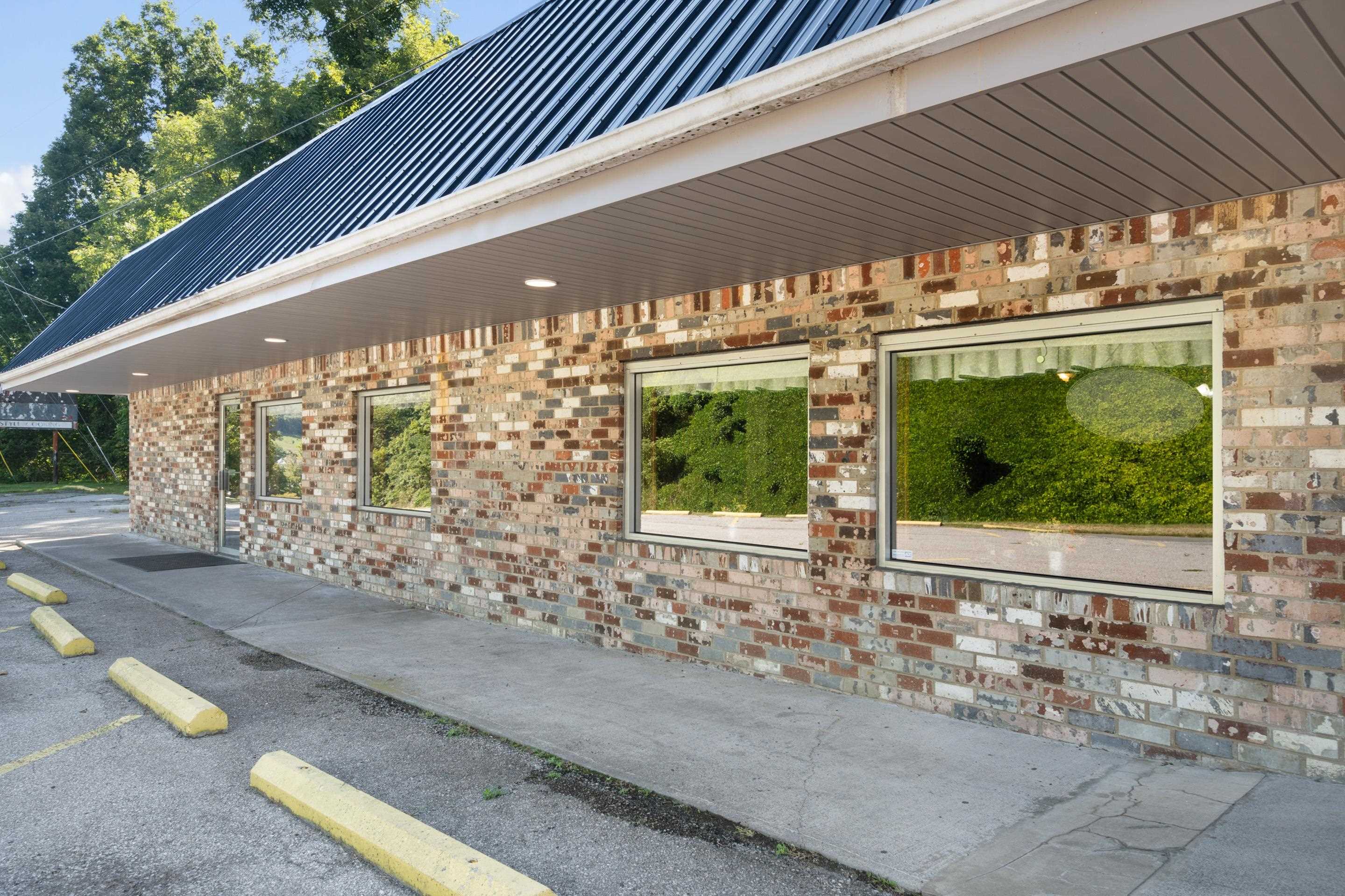 7643 Roanoke Road Shawsville VA 24162