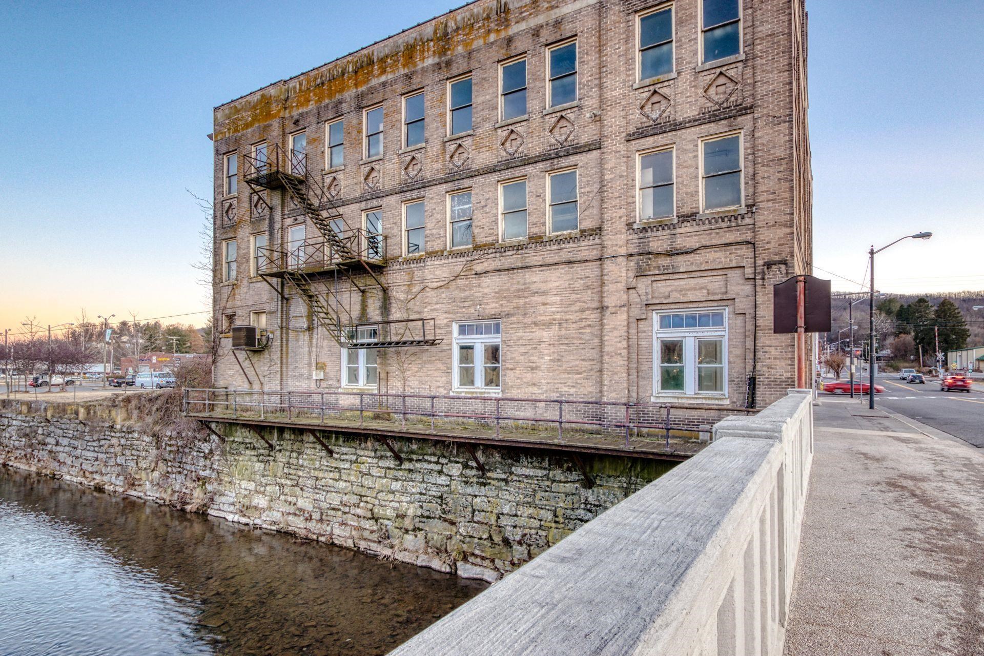 110 N Washington Avenue Pulaski VA 24301
