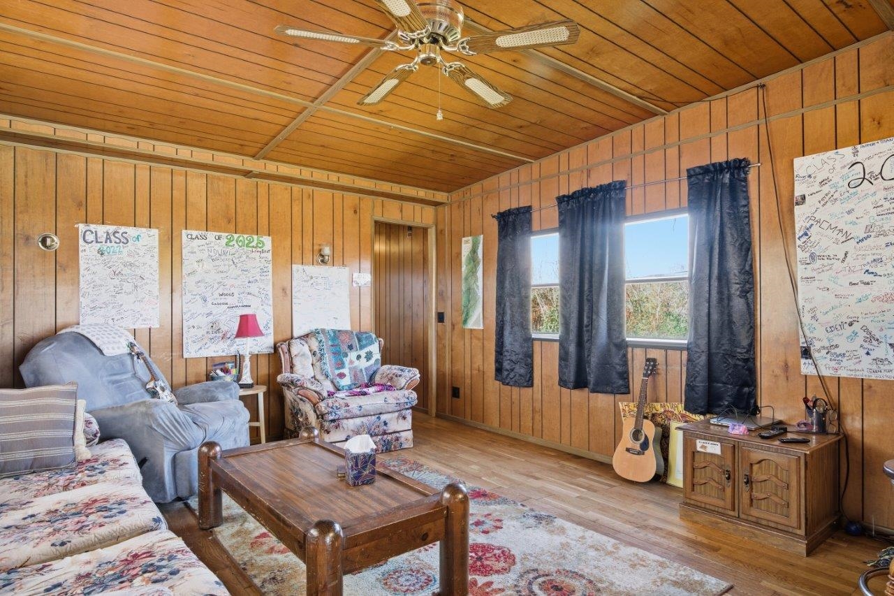 204 Douglas Lane Pearisburg VA 24134