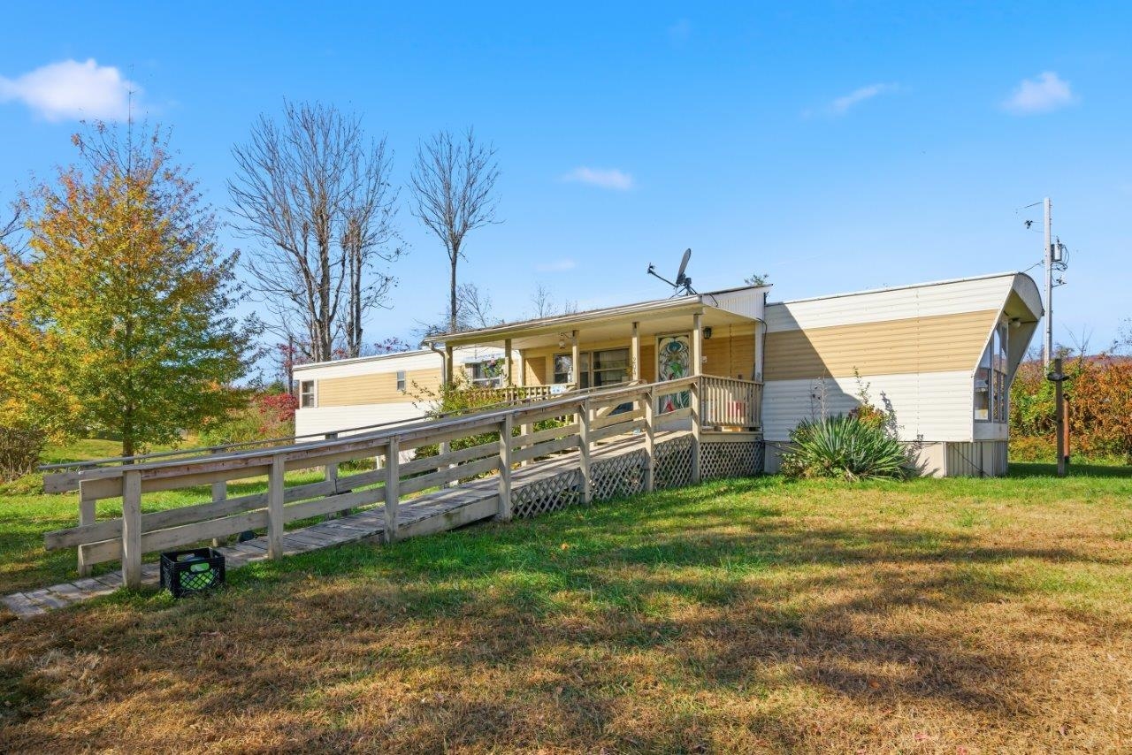 204 Douglas Lane Pearisburg VA 24134