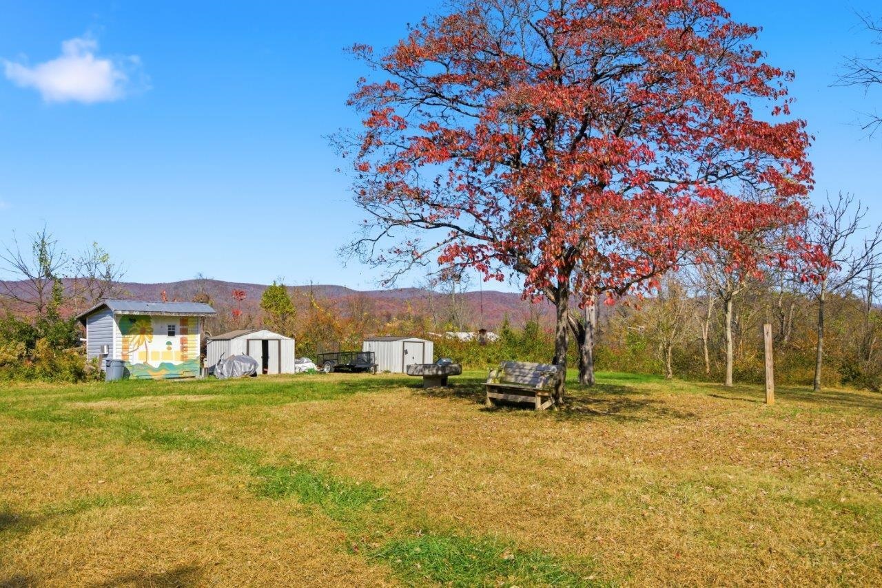 204 Douglas Lane Pearisburg VA 24134