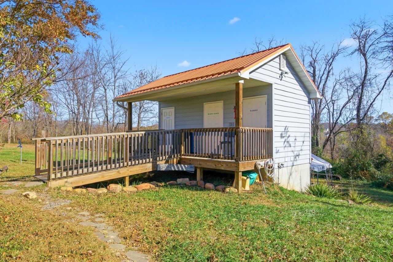 204 Douglas Lane Pearisburg VA 24134