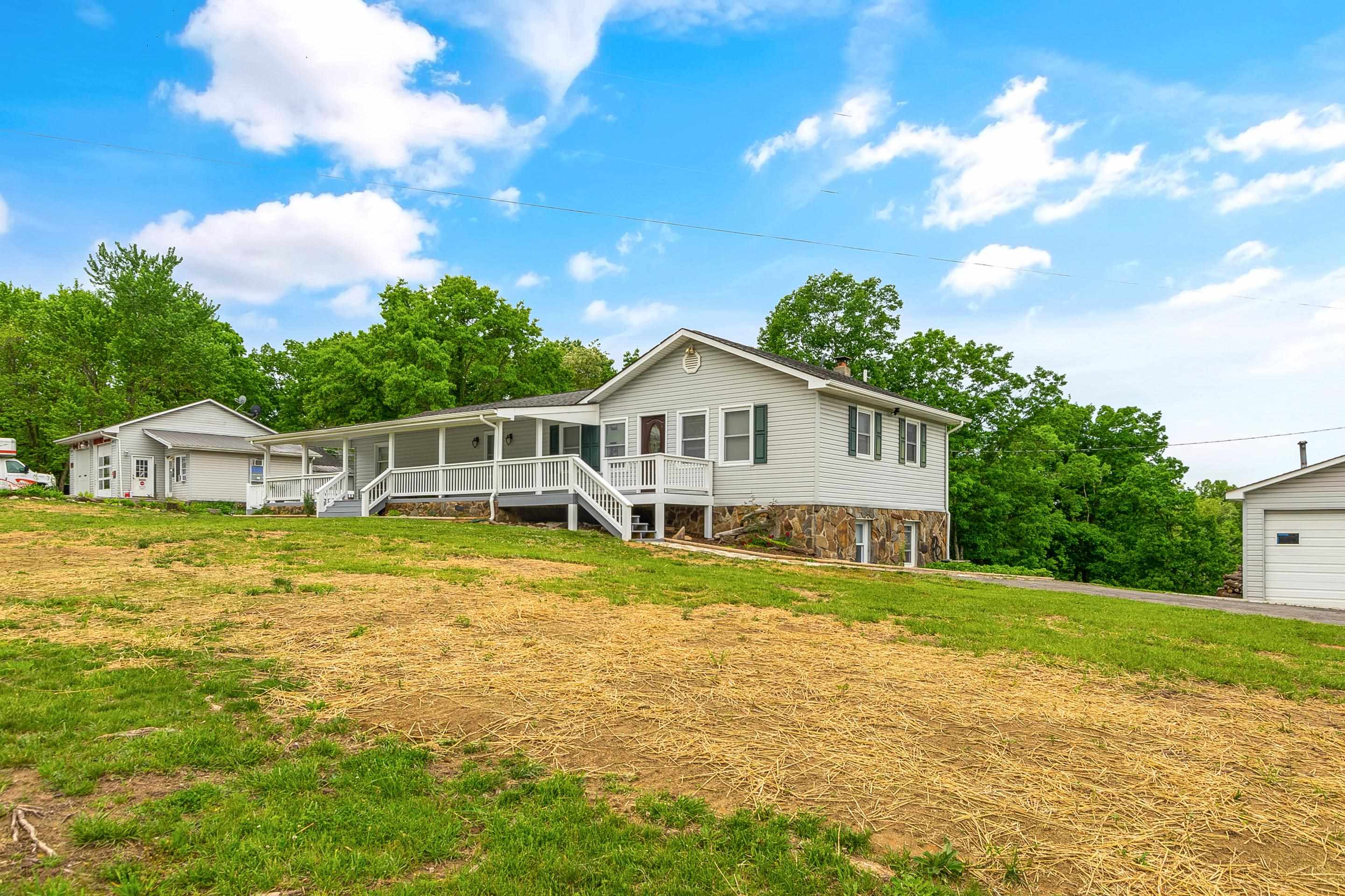 907 Magnolia Lane Christiansburg VA 24073