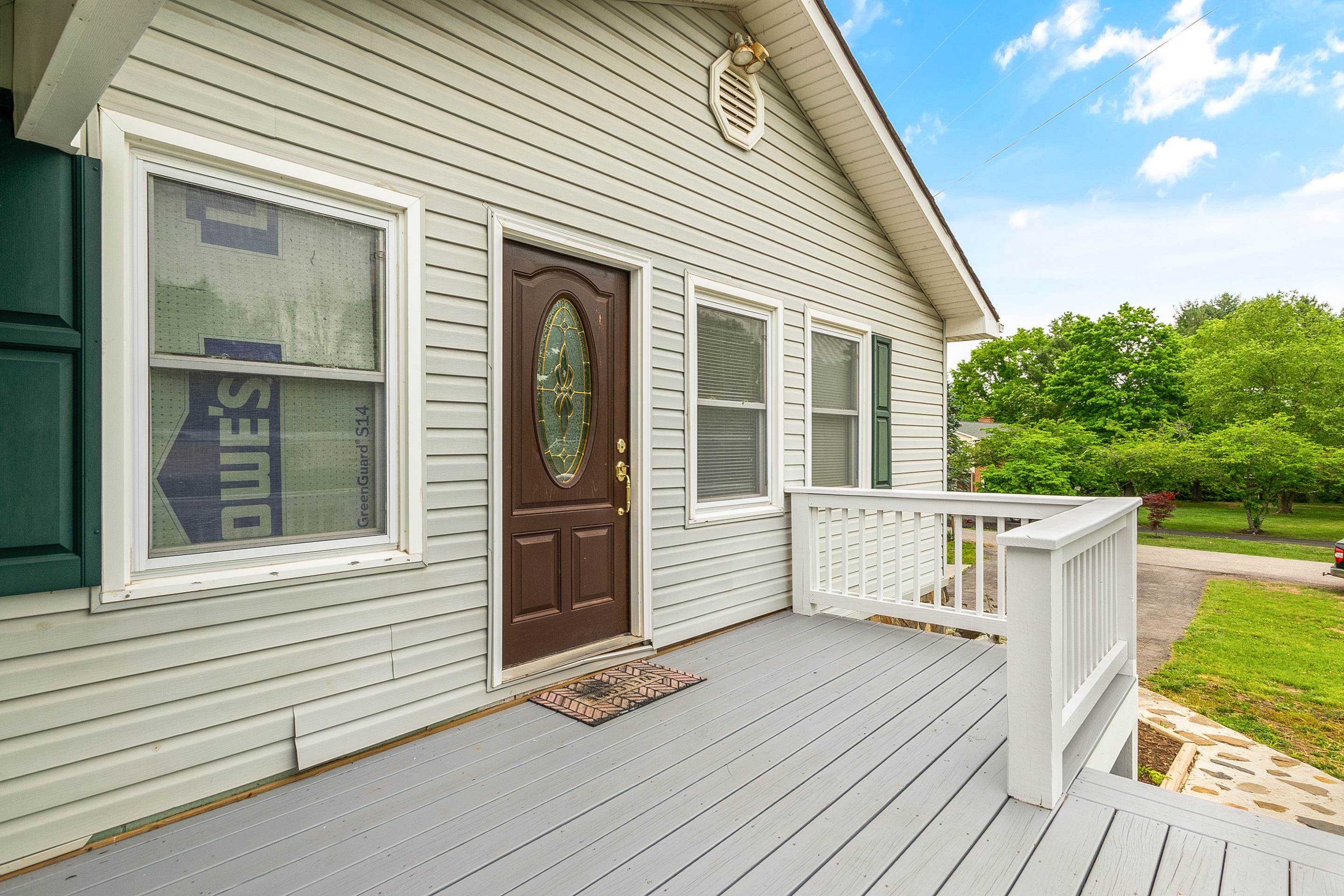 907 Magnolia Lane Christiansburg VA 24073