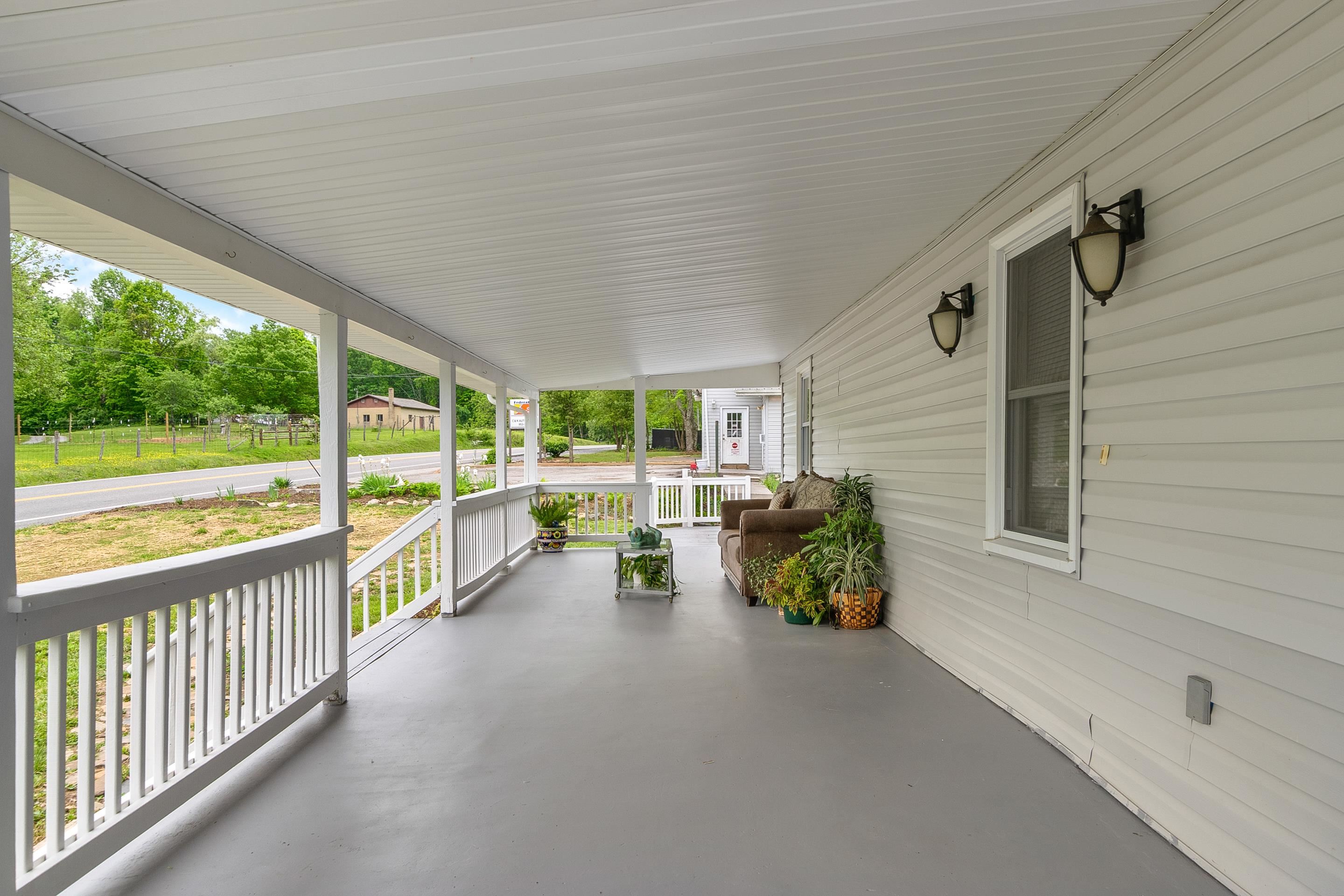 907 Magnolia Lane Christiansburg VA 24073