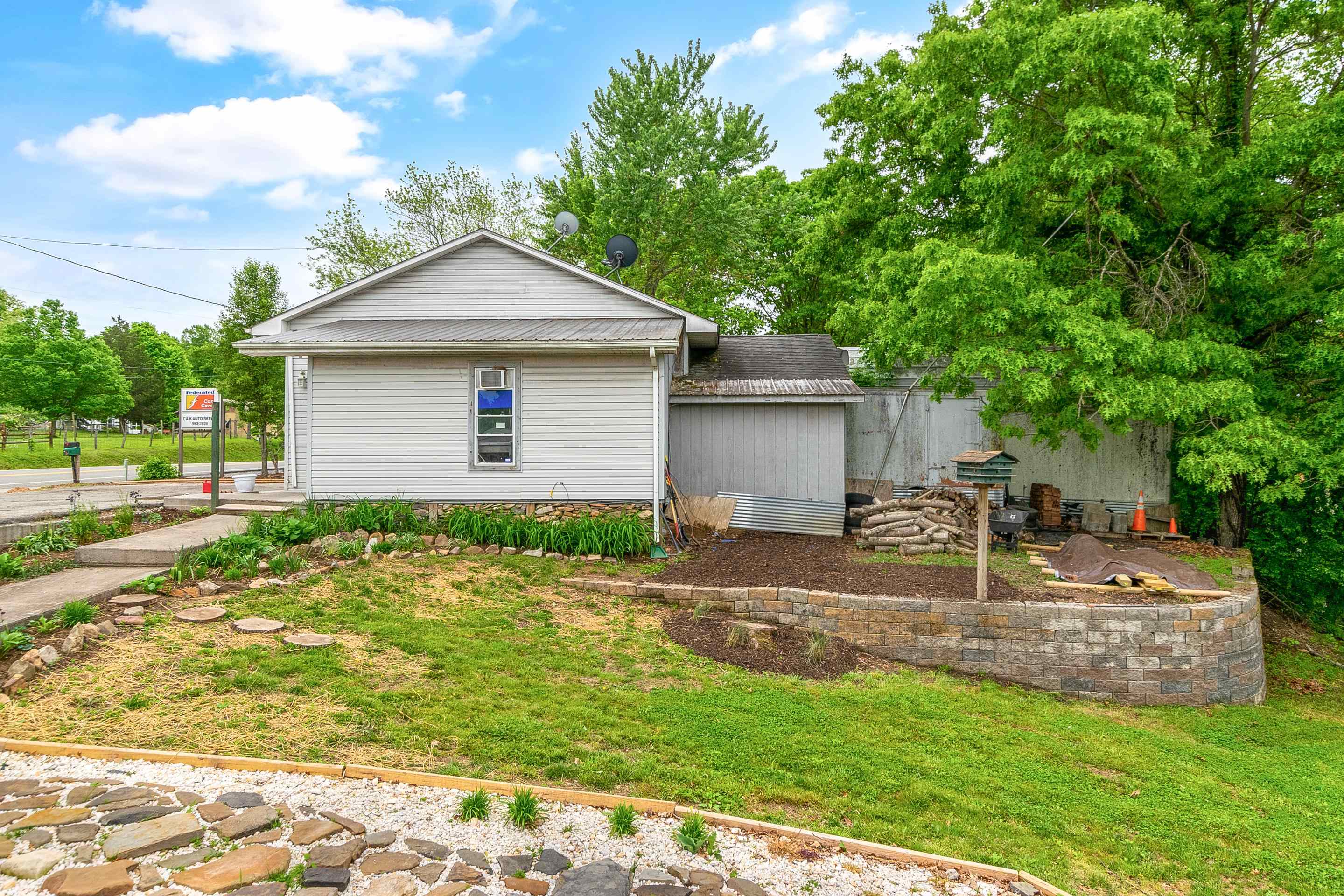 907 Magnolia Lane Christiansburg VA 24073
