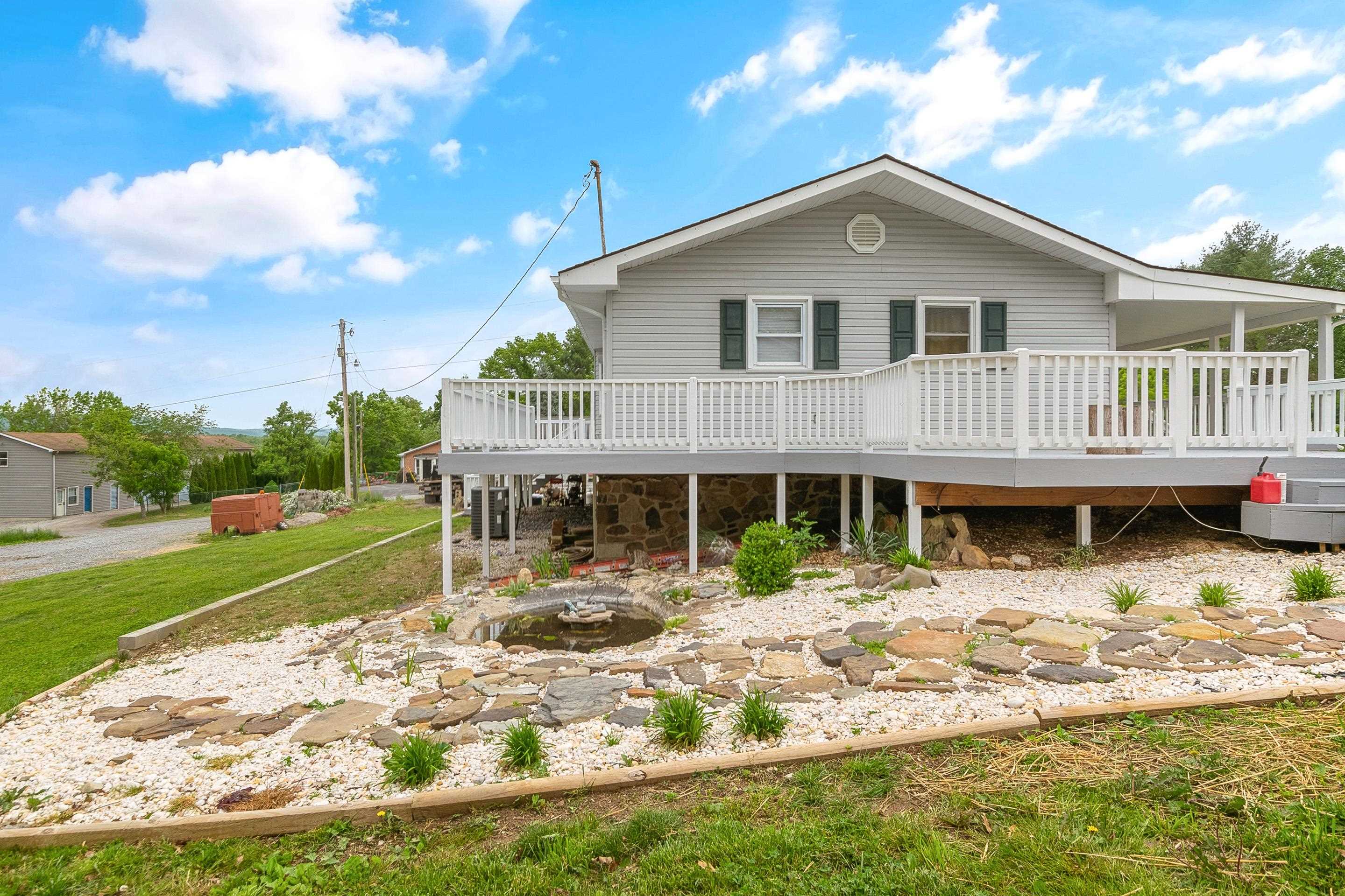 907 Magnolia Lane Christiansburg VA 24073