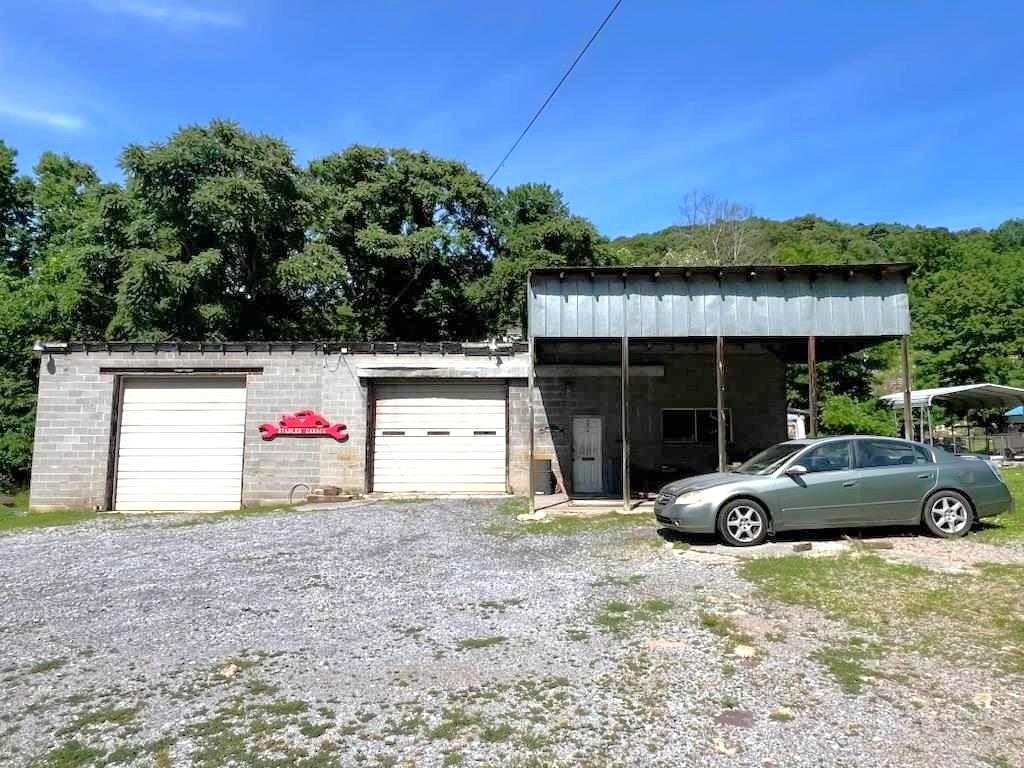 319A Poplar Street Narrows VA 24124