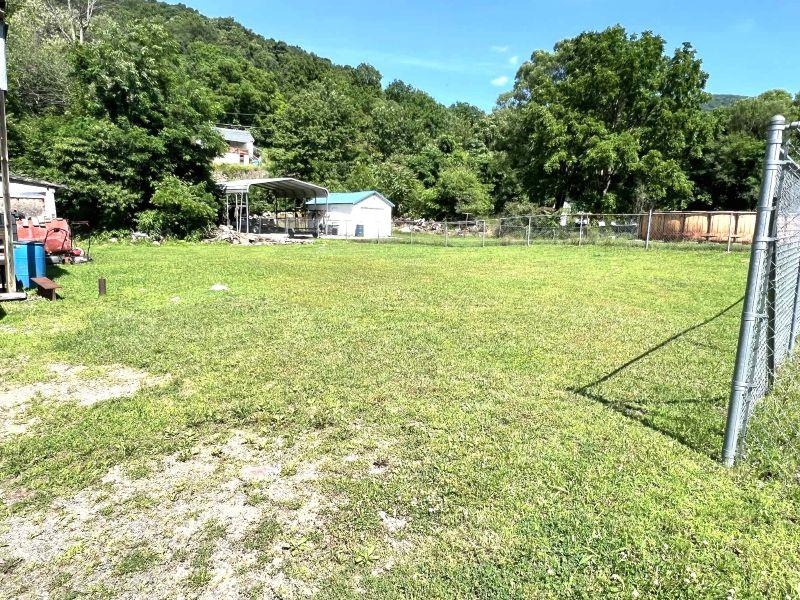 319A Poplar Street Narrows VA 24124