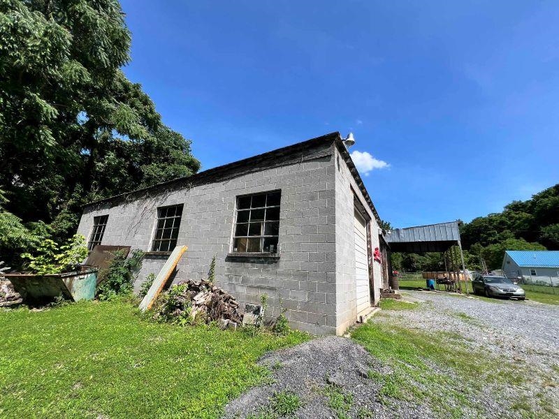 319A Poplar Street Narrows VA 24124