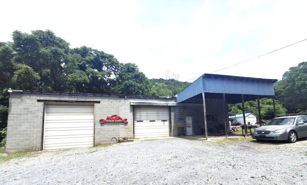 319A Poplar Street Narrows VA 24124