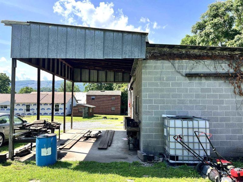 319A Poplar Street Narrows VA 24124