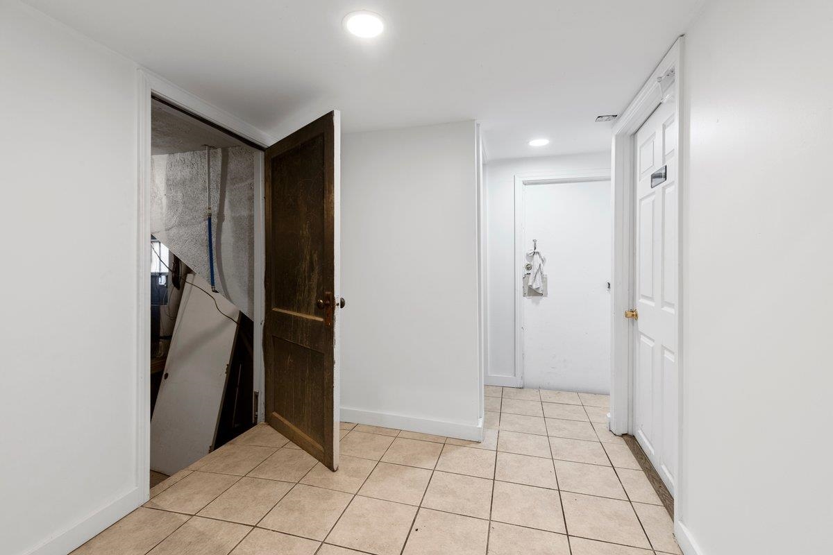 100 Monroe Street Narrows VA 24124