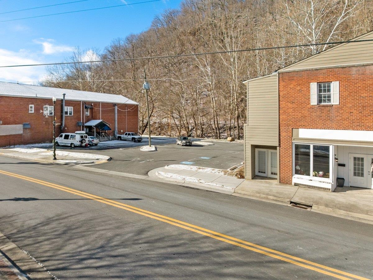 100 Monroe Street Narrows VA 24124