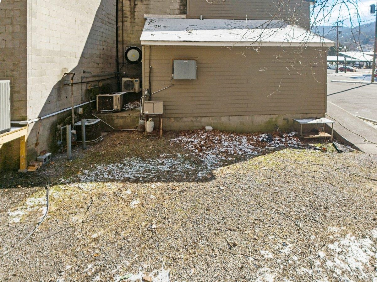 100 Monroe Street Narrows VA 24124