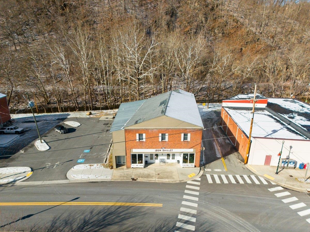 100 Monroe Street Narrows VA 24124