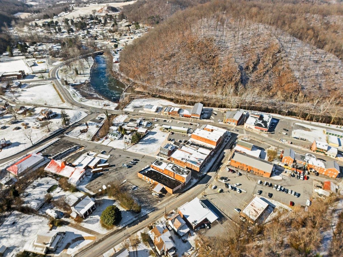 100 Monroe Street Narrows VA 24124