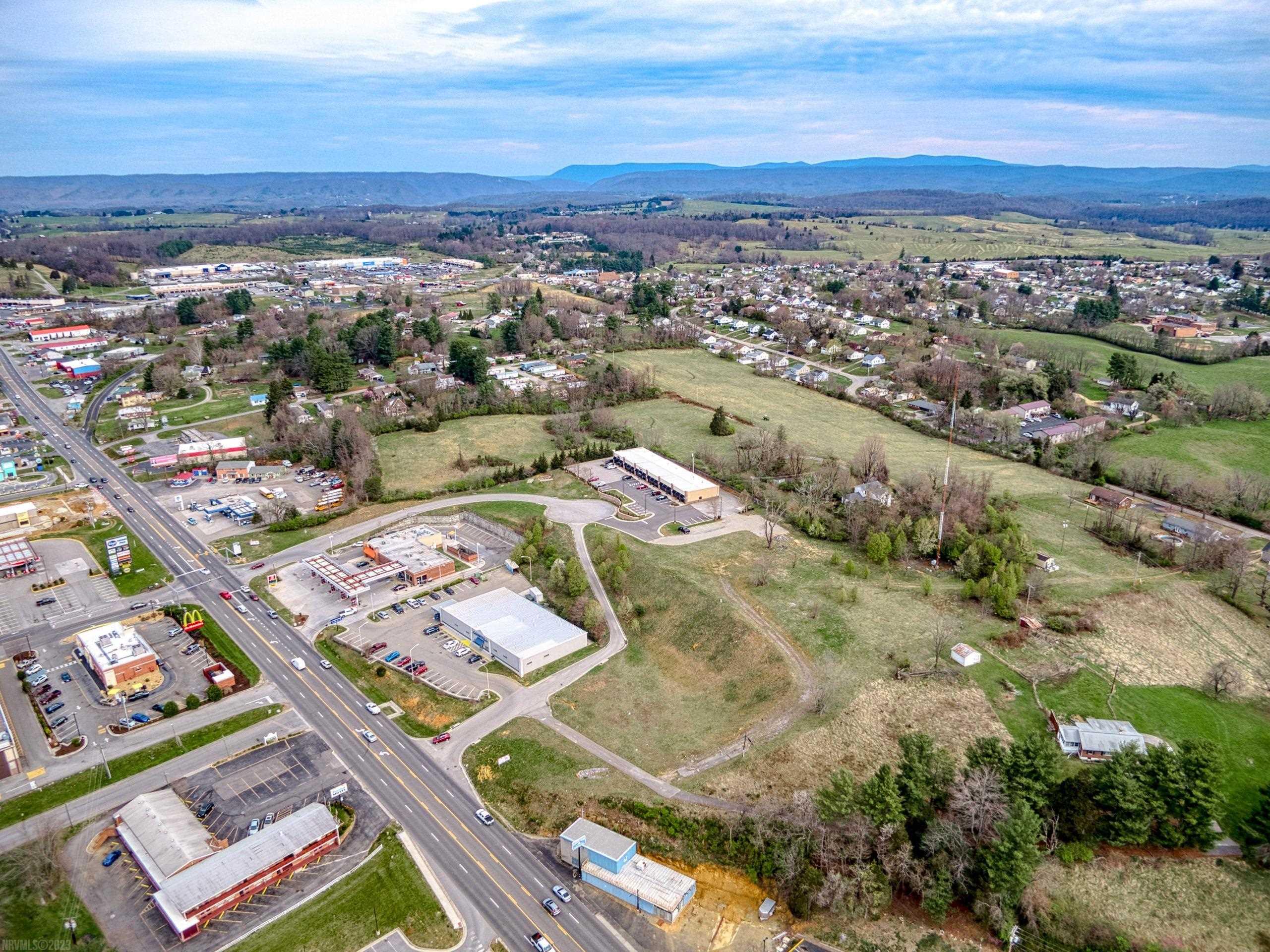 7493 Lee Highway Fairlawn VA 24141