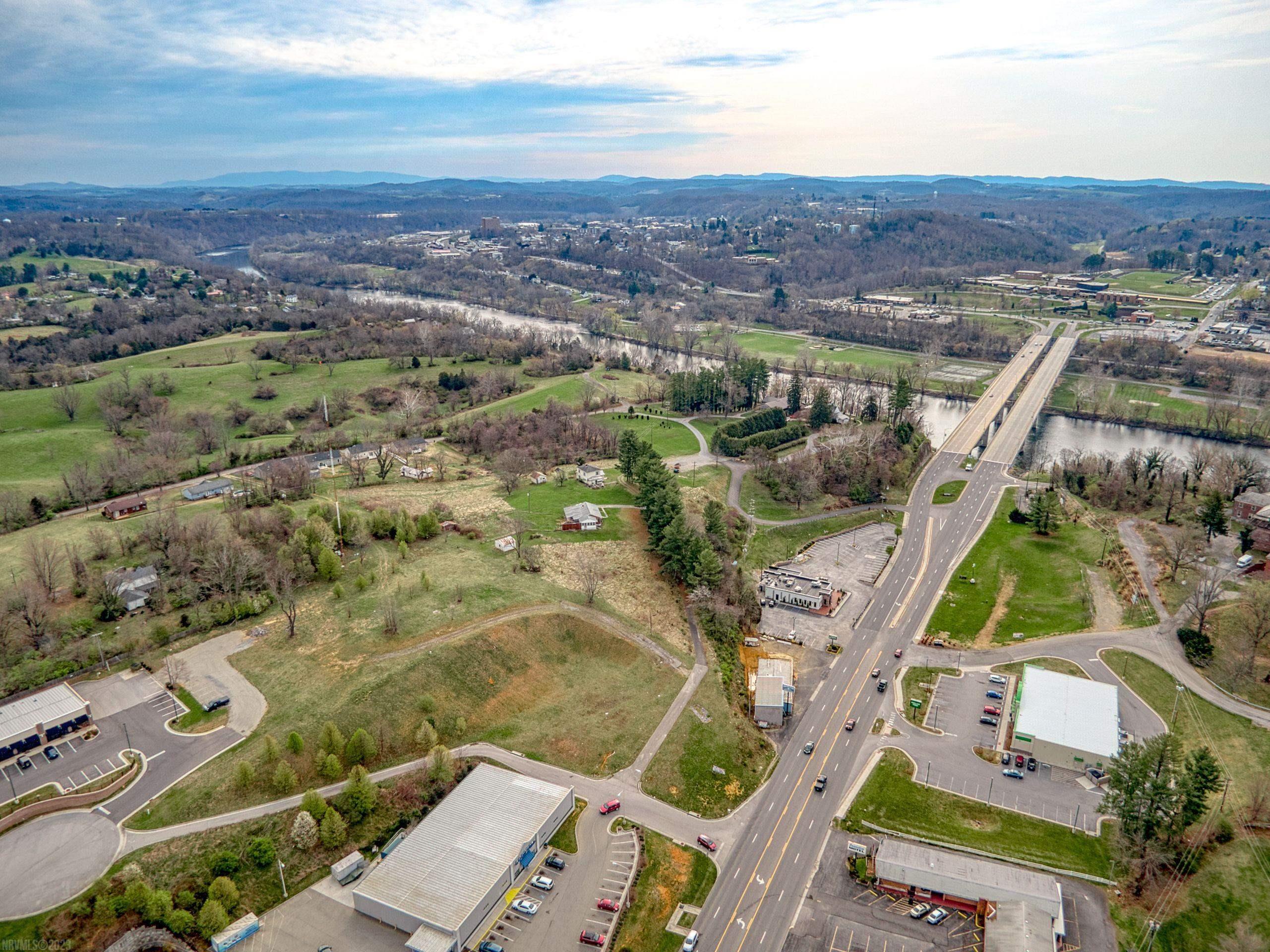 7493 Lee Highway Fairlawn VA 24141