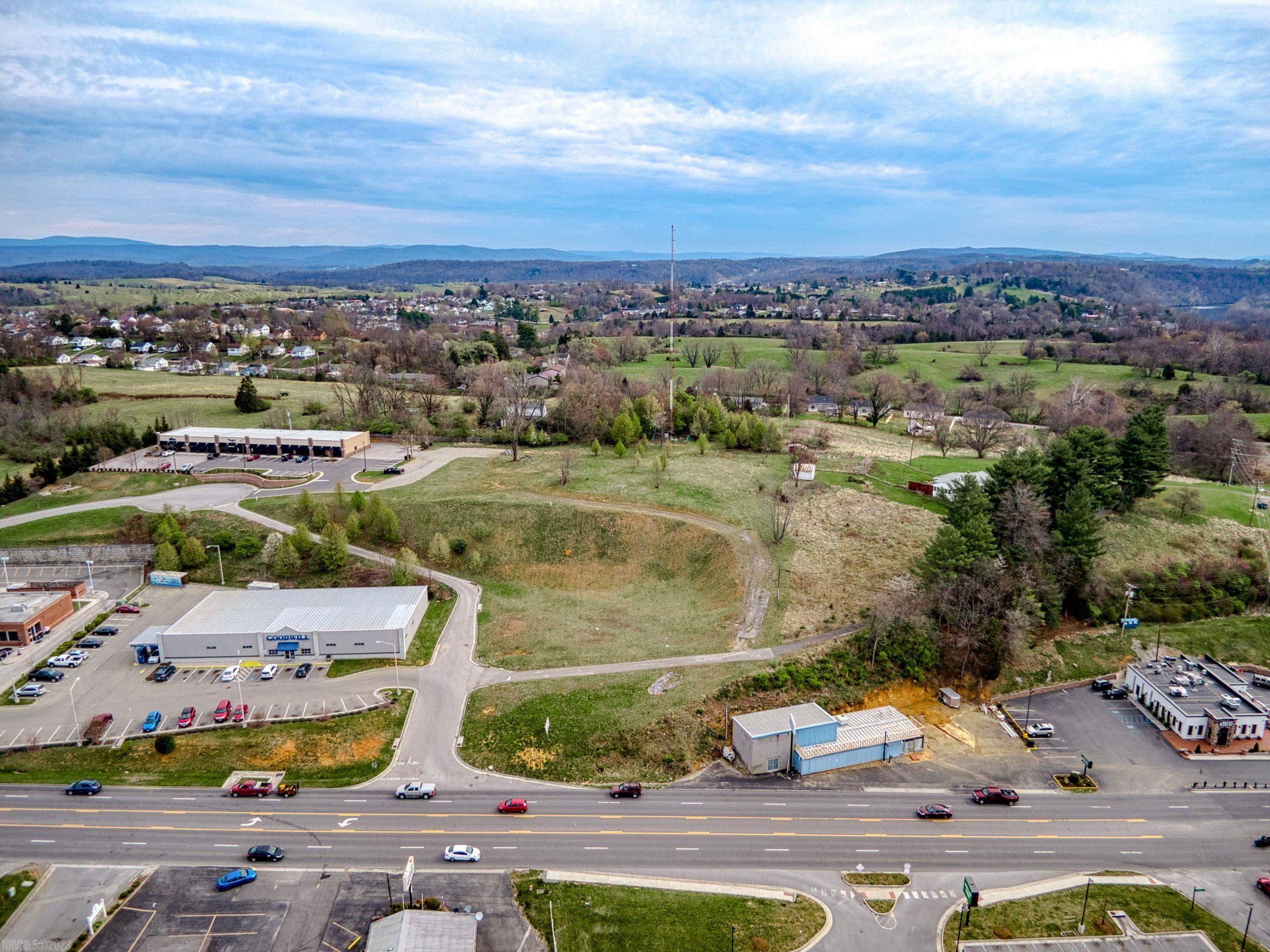 7493 Lee Highway Fairlawn VA 24141