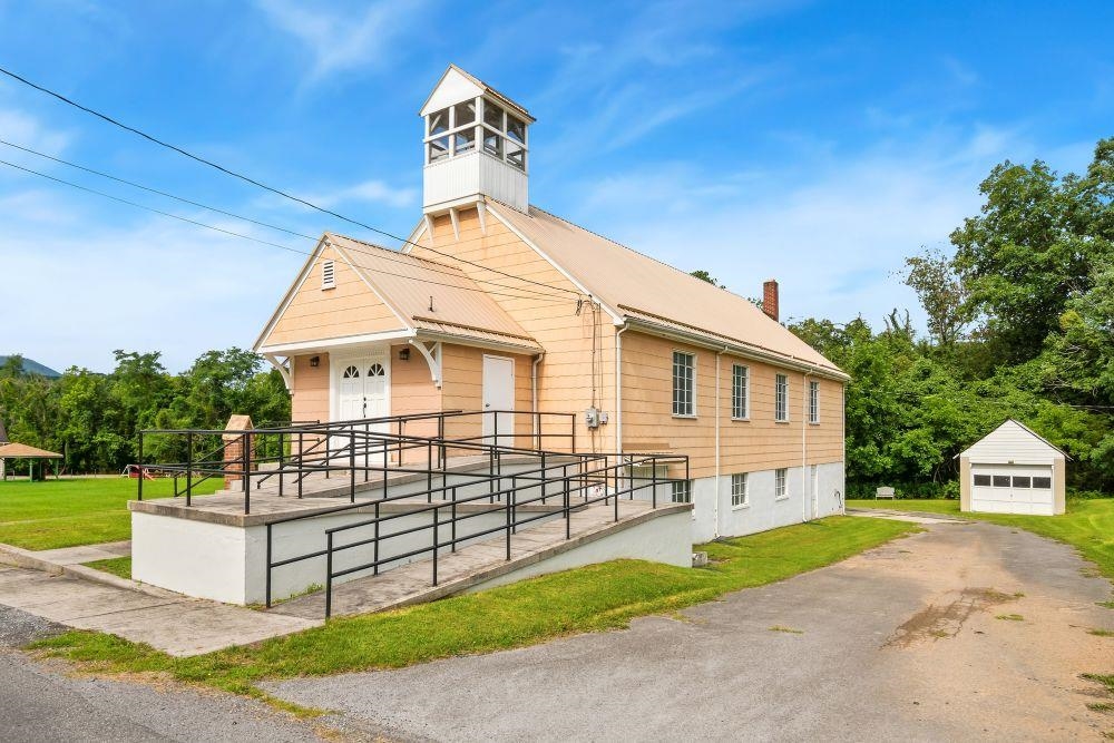 217 Church Street Rich Creek VA 24147