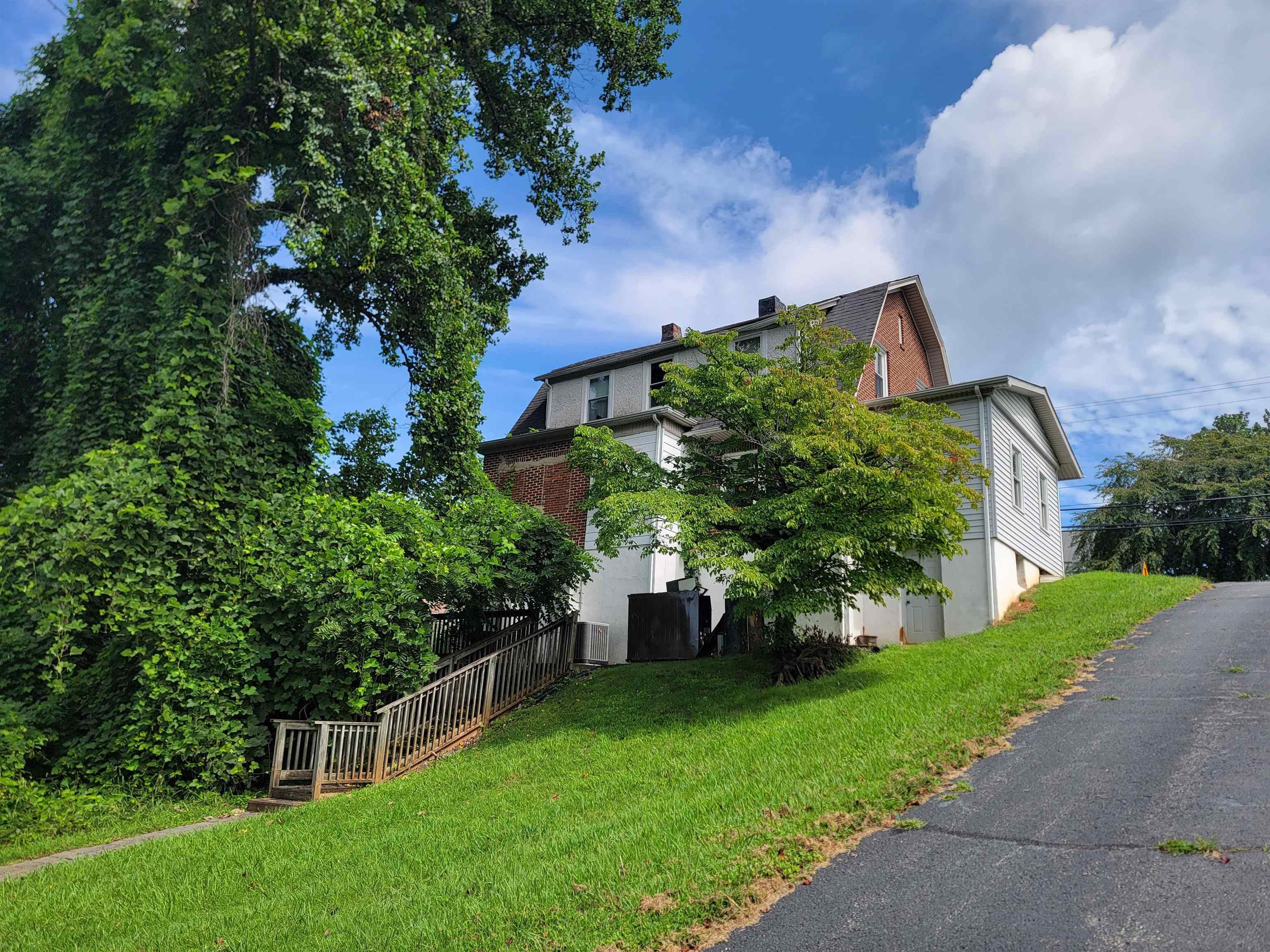 115 W Blue Ridge Street Stuart VA 24171