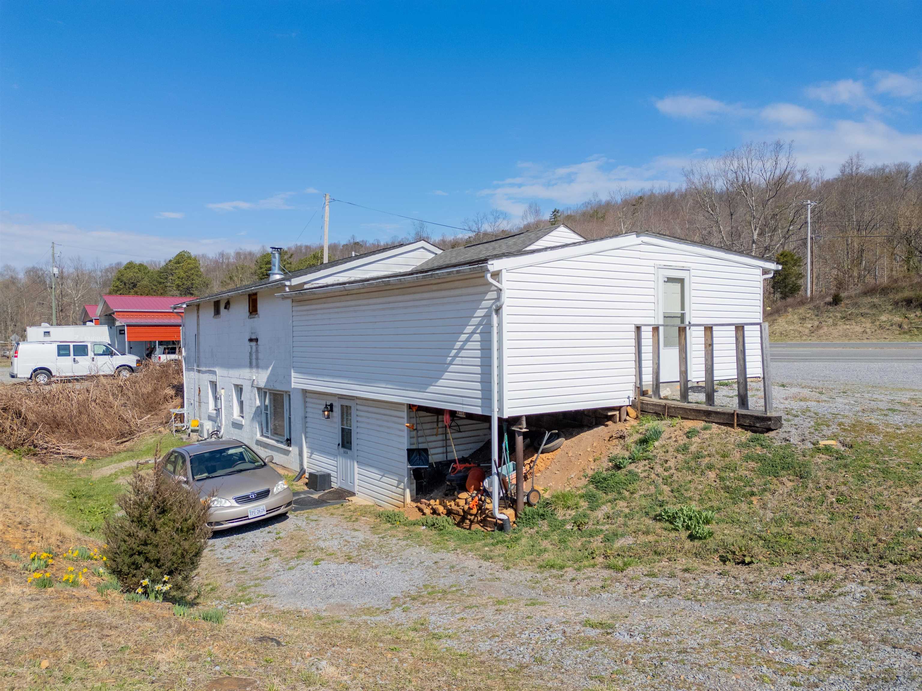 5502 Virginia Avenue Pembroke VA 24136