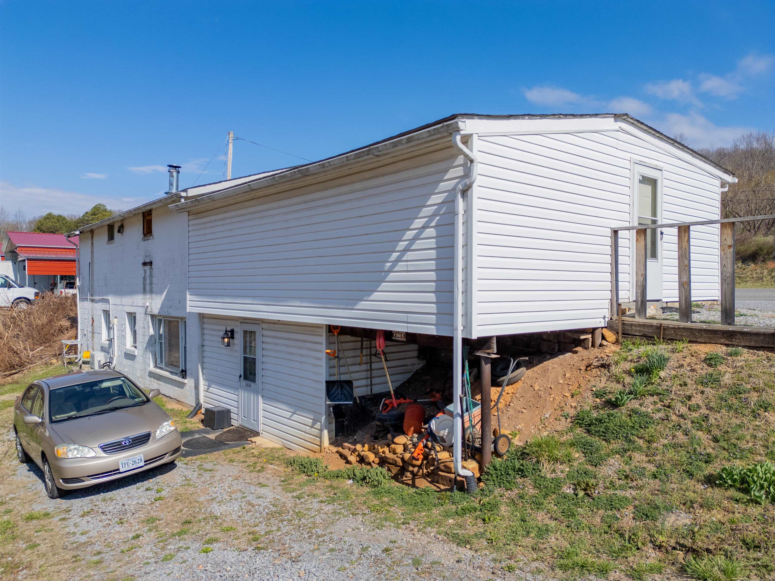 5502 Virginia Avenue Pembroke VA 24136
