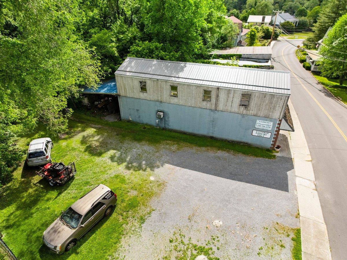 358 Main Street Narrows VA 24124