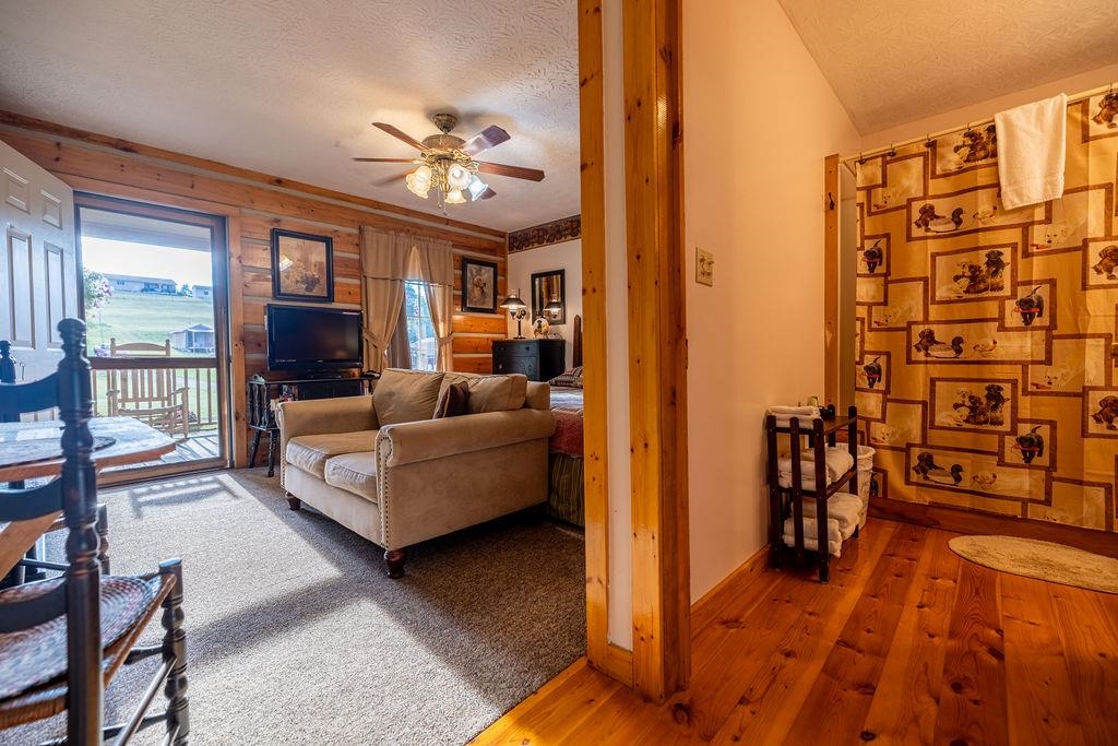 579 Volunteer Road Hillsville VA 24343