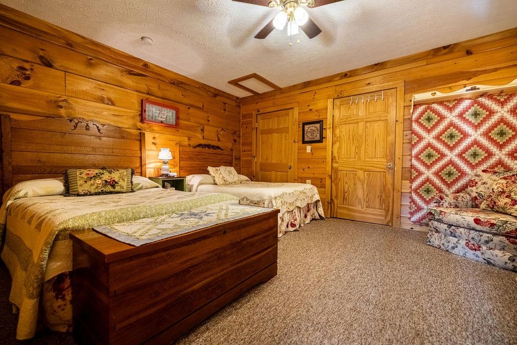 579 Volunteer Road Hillsville VA 24343