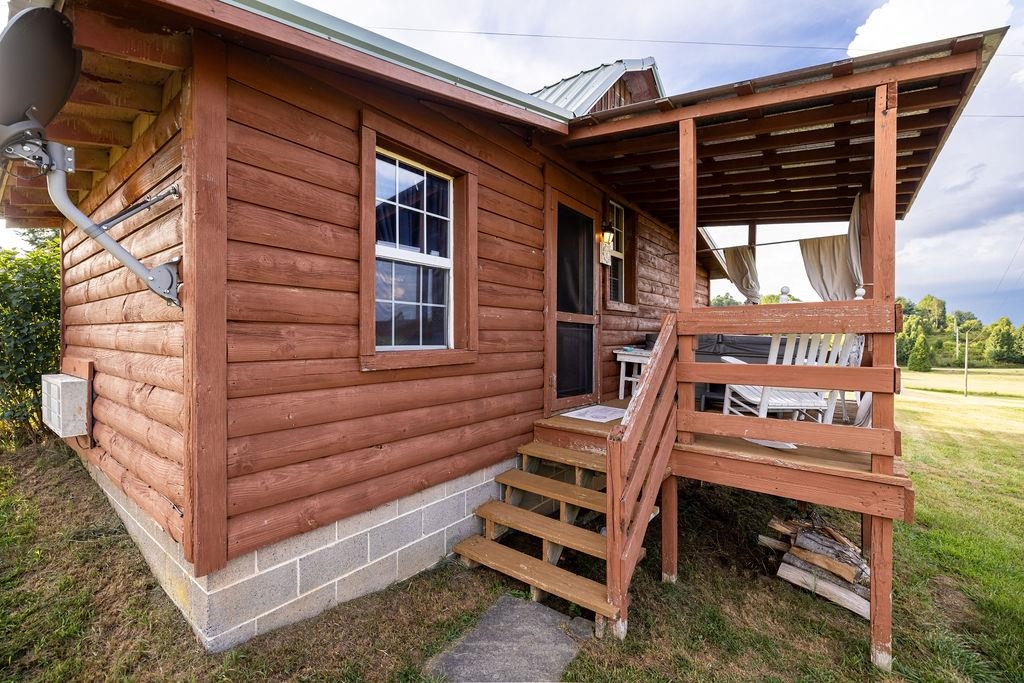579 Volunteer Road Hillsville VA 24343