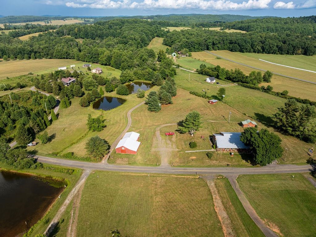 579 Volunteer Road Hillsville VA 24343