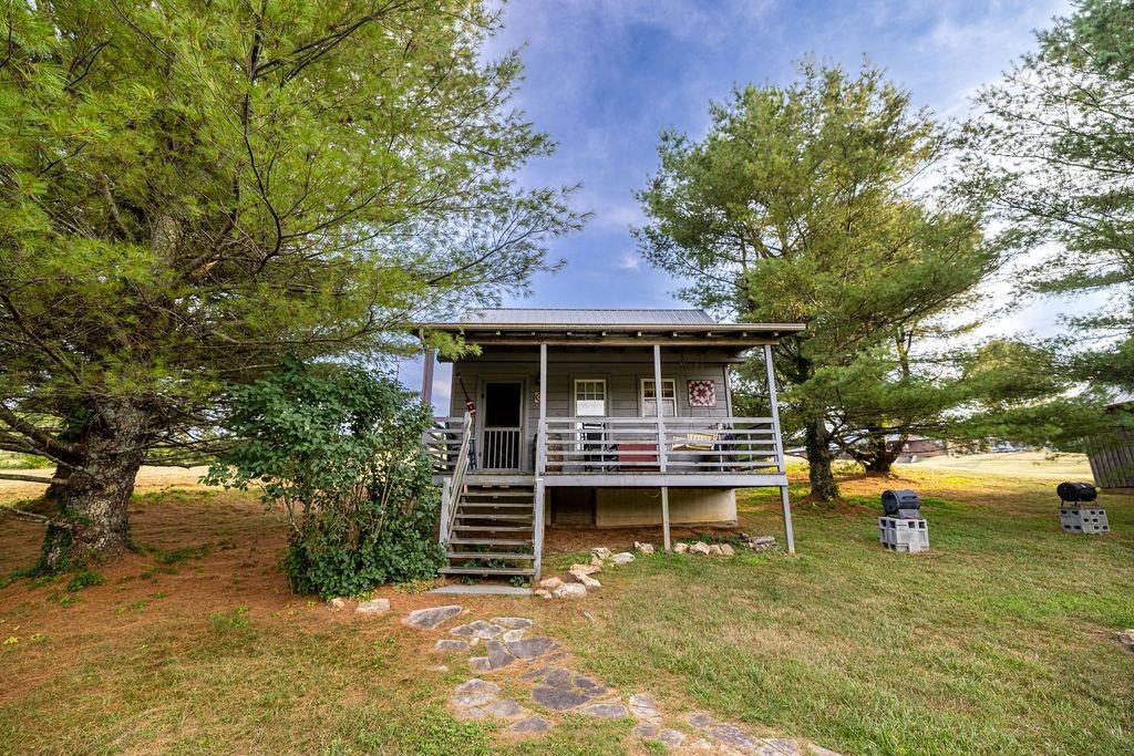 579 Volunteer Road Hillsville VA 24343