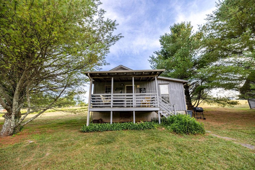 579 Volunteer Road Hillsville VA 24343