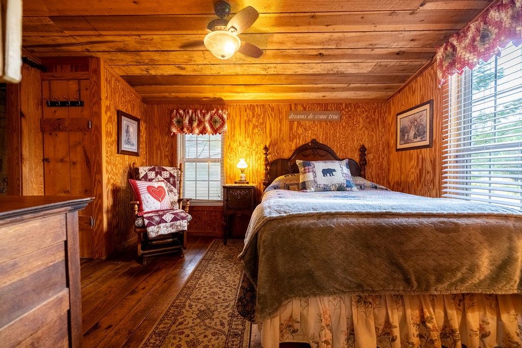 579 Volunteer Road Hillsville VA 24343