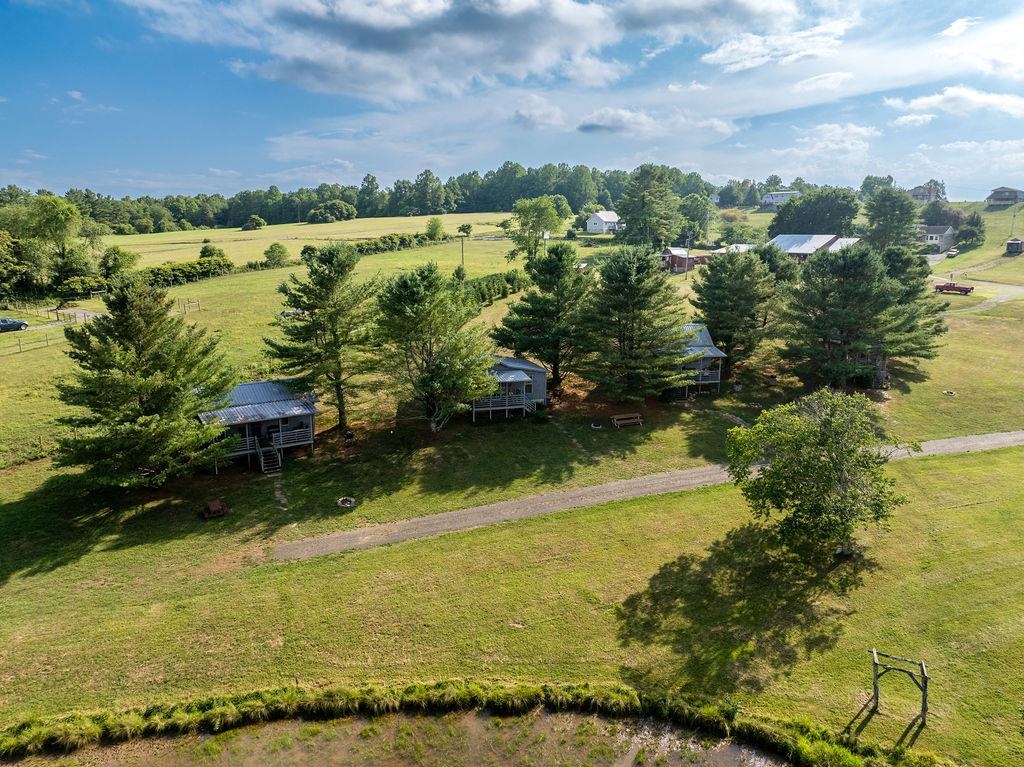 579 Volunteer Road Hillsville VA 24343