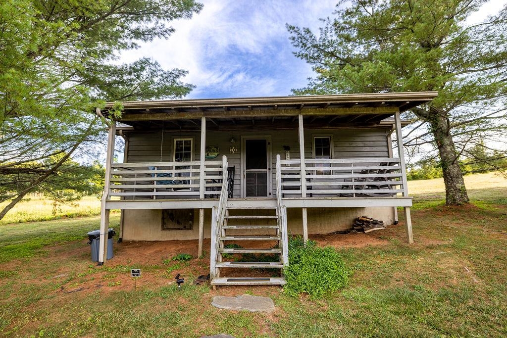 579 Volunteer Road Hillsville VA 24343