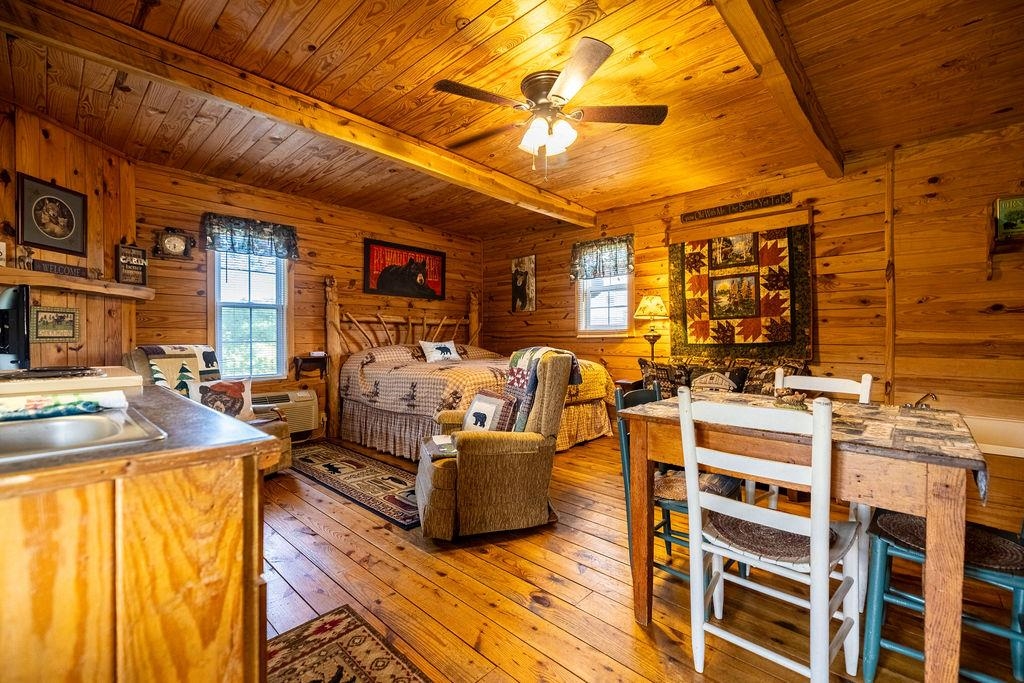 579 Volunteer Road Hillsville VA 24343