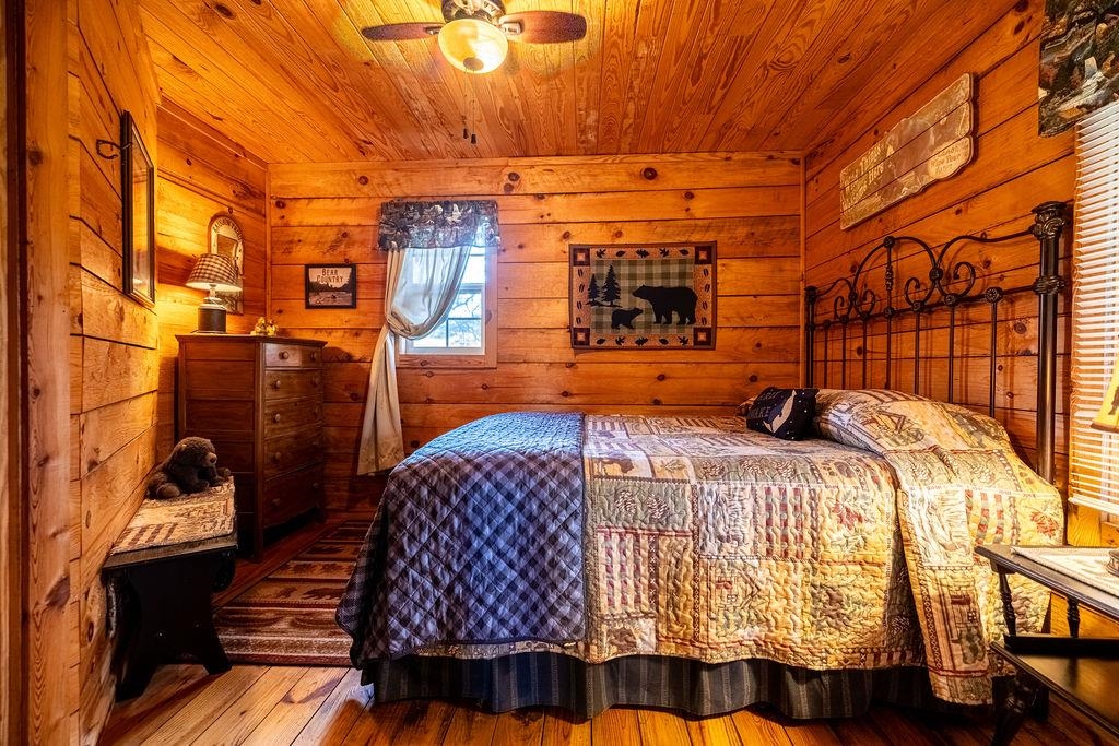 579 Volunteer Road Hillsville VA 24343