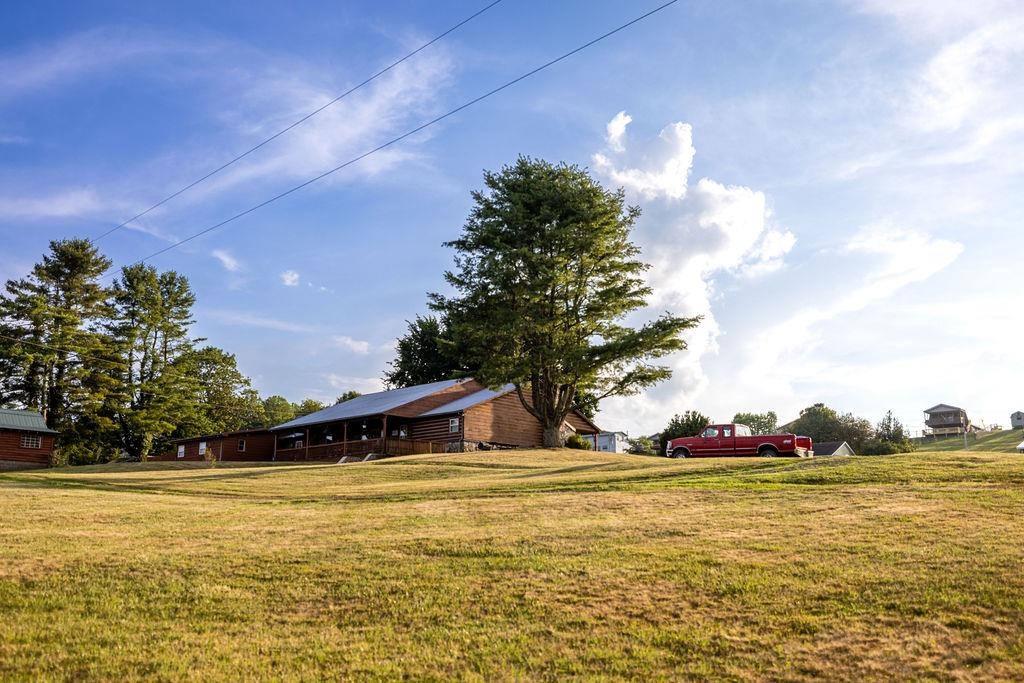 579 Volunteer Road Hillsville VA 24343
