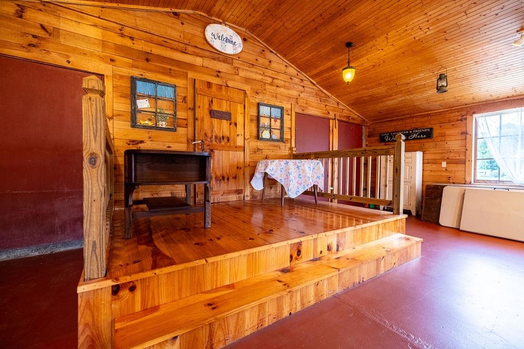 579 Volunteer Road Hillsville VA 24343