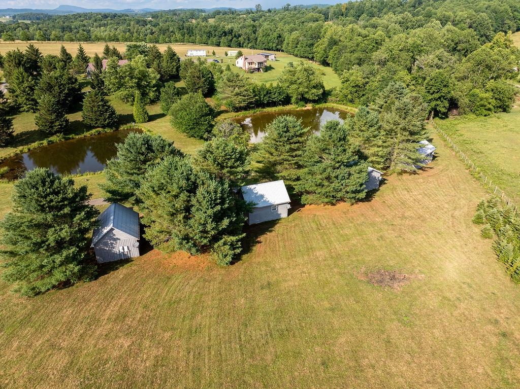 579 Volunteer Road Hillsville VA 24343